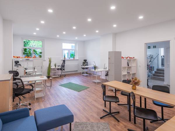 Ruhiger Coworking Space im schönen Altbau in Berlin-Tempelhof — Bild 2