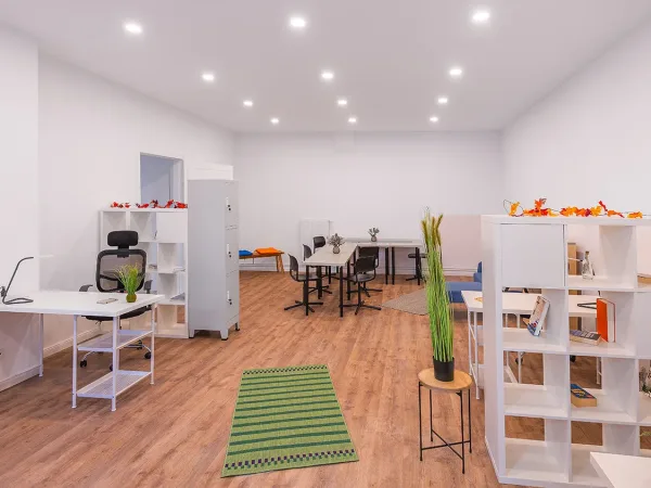 Schreibtischplatz in Berlin (Tempelhof) – Schöner Coworking Space im Altbau in Berlin-Tempelhof — Bild 1