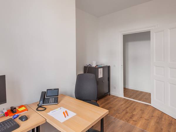 Ruhiger Coworking Space im schönen Altbau in Berlin-Tempelhof — Bild 6
