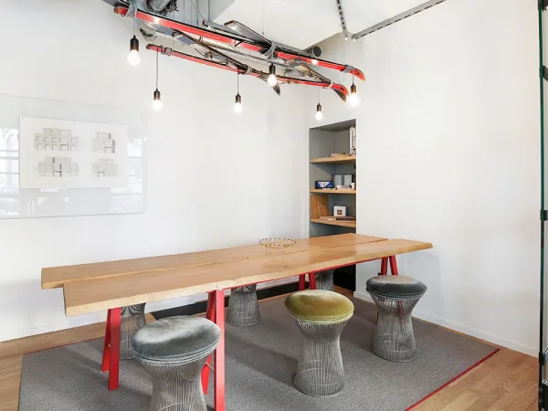 Schreibtischplatz in München (Sendling) – Kreative Bürogemeinschaft mit Industrial Look in München-Sendling — Bild 3
