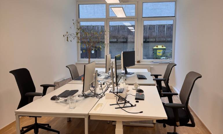 Private Office medium