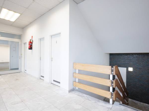 Moderner Coworking Arbeitsplatz in Erkrath — Bild 6