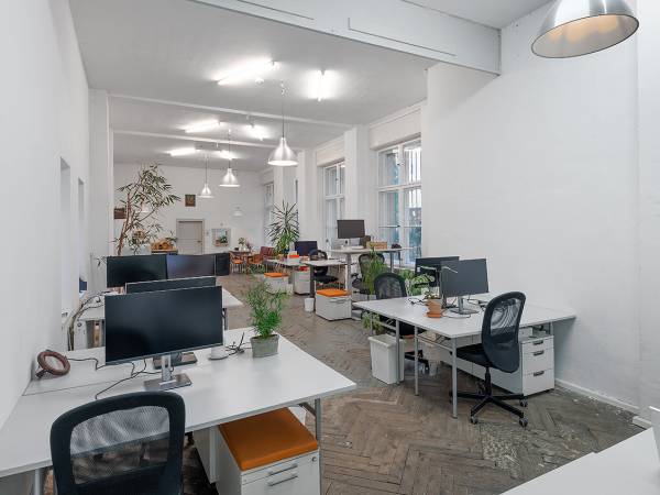 Helle Bürogemeinschaft in ruhigem Innenhof in Berlin-Kreuzberg — Bild 4