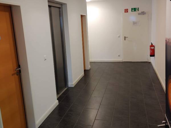Abschließbares Büro in Berlin (Friedrichshain) – Repräsentative Bürofläche im schönen Altbau in Berlin-Friedrichshain — Bild 4