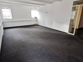 Büroräume am Ostbahnhof - All-In: Parken, Reinigung, Strom, Konferenz