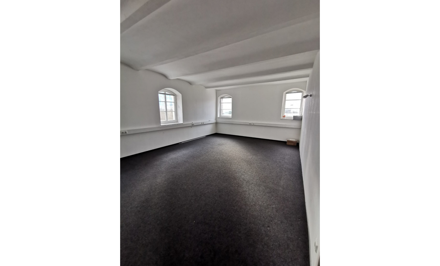 Büro auf Zeit Straße der Pariser Kommune Berlin Berlin