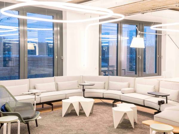 Moderner Coworking Space & Büros in Karlsruhe mit viel Tageslicht — Bild 4