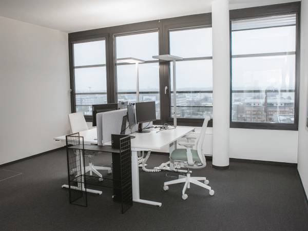 Ruhige Bürogemeinschaft mit Blick auf Hamburg in Hammerbrook — Bild 1