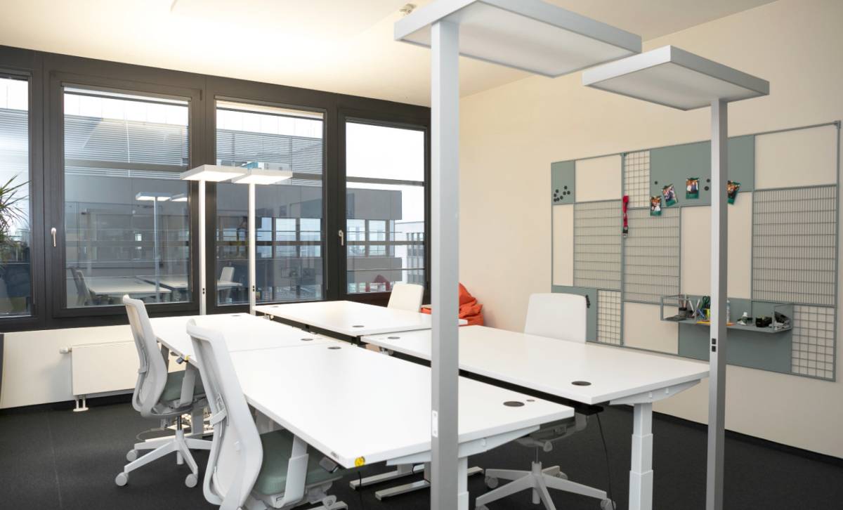 Ruhige Bürogemeinschaft mit Hamburg-Blick in Hammerbrook