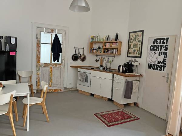 Schreibtischplatz in Berlin (Neukölln) – Kreative Bürogemeinschaft in charmantem Ladenbüro in Berlin-Neukölln — Bild 5