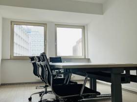 Freelancer Arbeitsplatz im Penthouse Office Club, Saarbrücken
