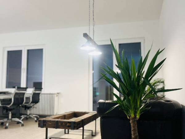 Stylishes Coworking & Büroräume im Penthouse in Saarbrücken-Innenstadt — Bild 1