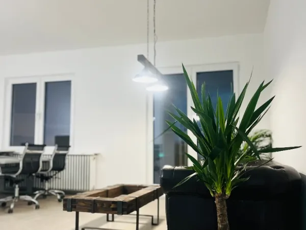 Abschließbares Büro in Saarbrücken (Sankt Johann) – Inspirierende Penthouse Bürogemeinschaft in Saarbrücken-Sankt Johann — Bild 1