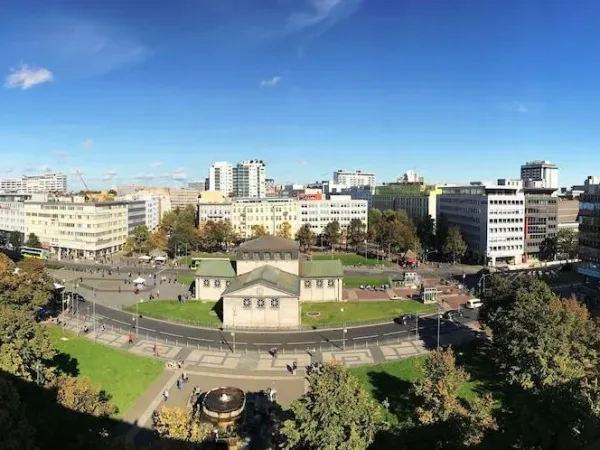 Abschließbares Büro in Berlin – Stilvolles Altbau-Büro am Wittenbergplatz in Berlin-City West — Bild 4