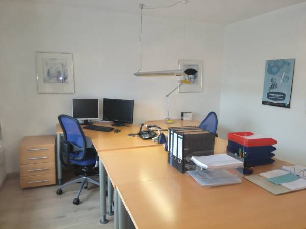 Sehr schöne und helle Arbeitsplätze Nähe der Uni — Bild 1