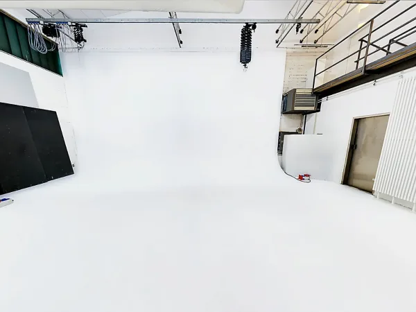 Abschließbares Büro in Garching b.München (Hochbrück) – Kreative Bürogemeinschaft mit Foto/Film-Studio in Garching-Hochbrück — Bild 5
