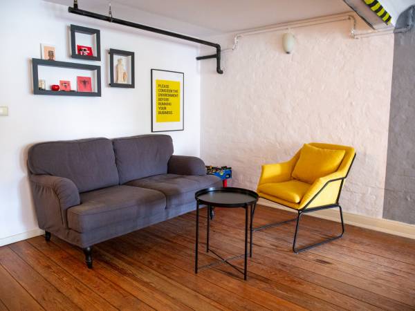 Kreatives Büro-Loft in ehemaligem Fabrikgebäude in Hamburg-Ottensen — Bild 6