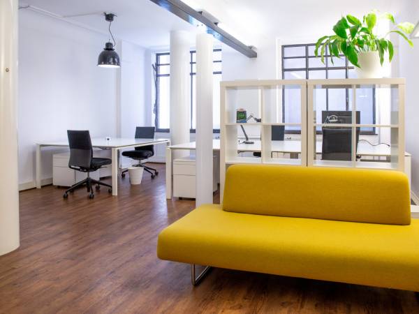 Kreatives Büro-Loft in ehemaligem Fabrikgebäude in Hamburg-Ottensen — Bild 7