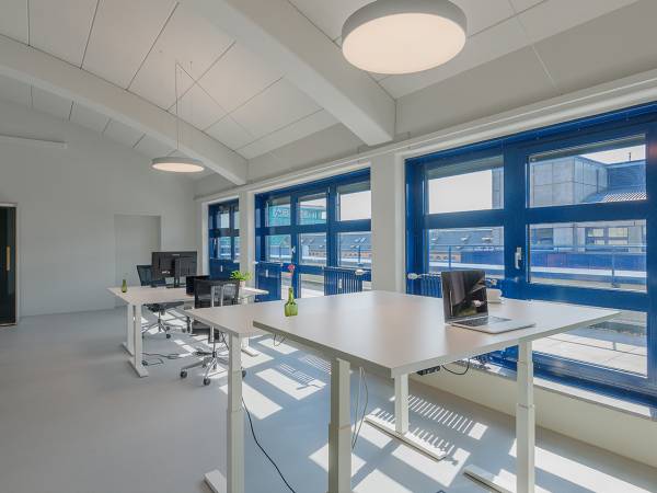 Moderner Coworking Space in Berlin-Mitte mit großer Dachterrasse — Bild 8