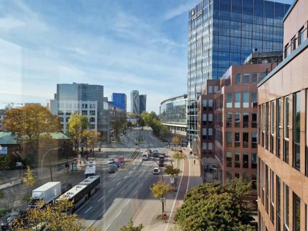 Modernes Business Center & Coworking Space mit Hafenblick in — Bild 6
