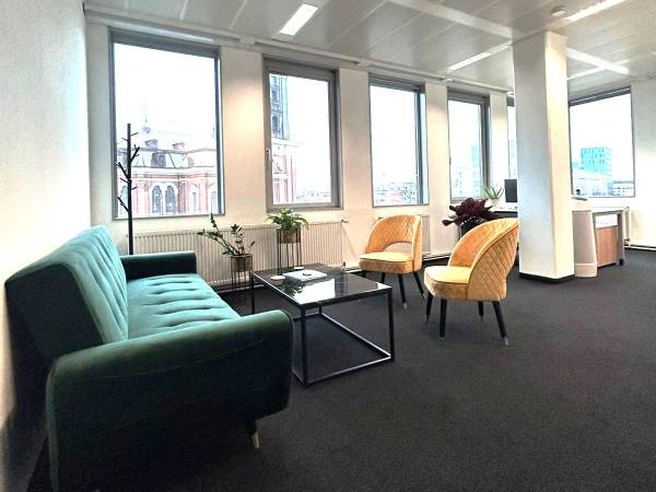 Modernes Business Center & Coworking Space mit Hafenblick in — Bild 3