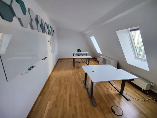 Abschließbares Büro in München (Au-Haidhausen) – Helles Einzelbüro in ruhiger Bürogemeinschaft in München-Haidhausen — Bild 1