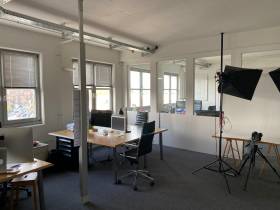Arbeitsplatz in Design-Agentur in Hamburg Bahrenfeld zu vermieten