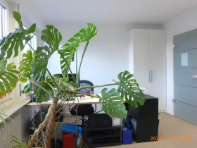 Möbliertes Büro in Bürogemeinschaft mit Blick über