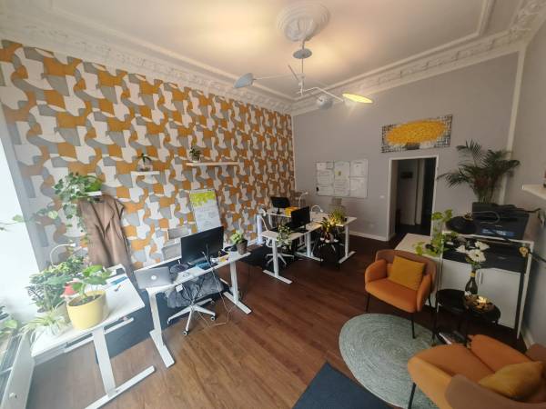 Bürofläche in Berlin (Kreuzberg) – Lichtdurchflutetes Büro in inspirierender Bürogemeinschaft in Berlin — Bild 2
