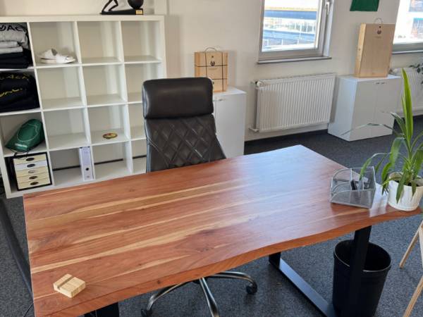 Moderner Arbeitsplatz in Bürogemeinschaft mit Lounge in Holzgerlingen — Bild 1