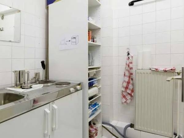 Abschließbares Büro in Berlin (Charlottenburg) – Ruhiger Büroraum in charmanter Remise in Berlin-Charlottenburg — Bild 4