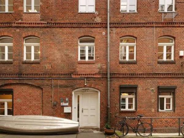 Abschließbares Büro in Berlin (Charlottenburg) – Ruhiger Büroraum in charmanter Remise in Berlin-Charlottenburg — Bild 5