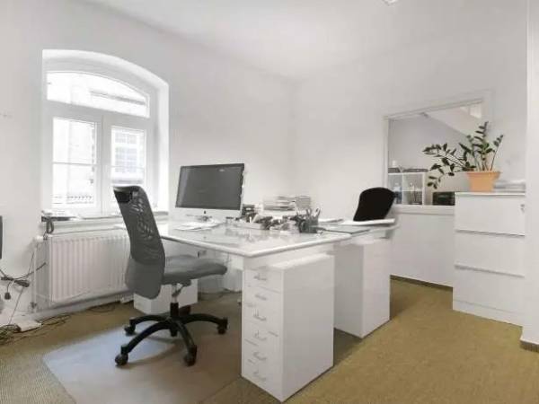 Abschließbares Büro in Berlin (Charlottenburg) – Ruhiger Büroraum in charmanter Remise in Berlin-Charlottenburg — Bild 1