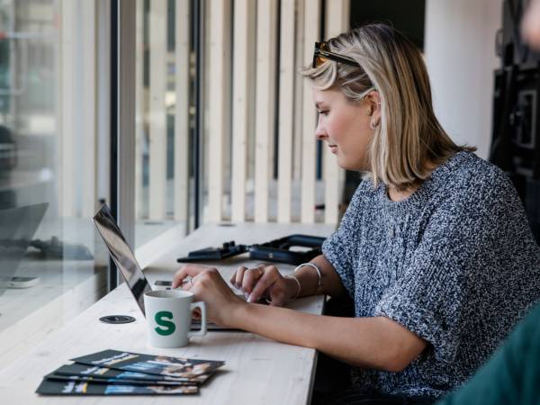 Inspirierender Coworking Space und private Büros in — Bild 8