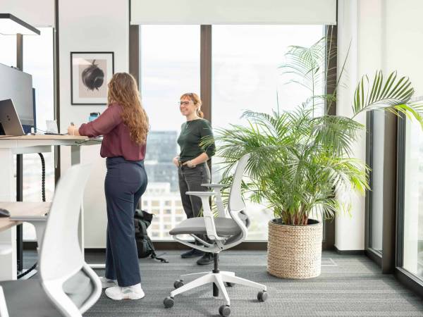 Moderne Büros und flexible Arbeitsplätze Lindenhof — Bild 1
