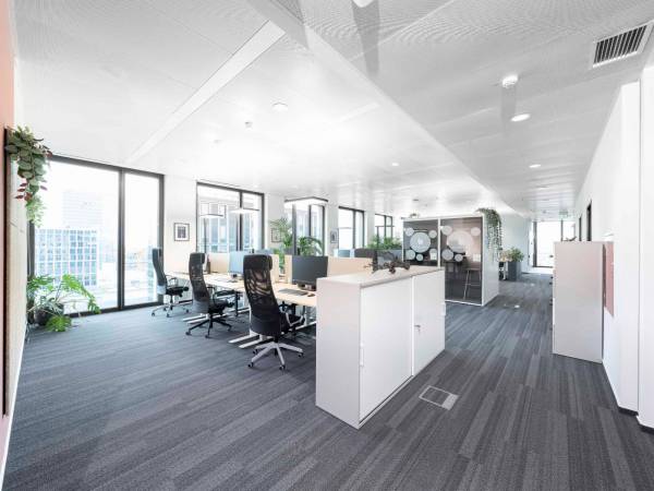 Moderne Büros und flexible Arbeitsplätze Lindenhof — Bild 2