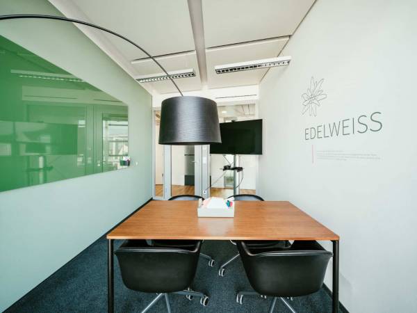 Moderne Büros und flexible Arbeitsplätze in der Theresienhöhe — Bild 2