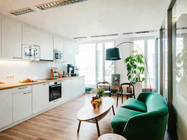 Moderne Büros und flexible Arbeitsplätze in der Theresienhöhe — Bild 4