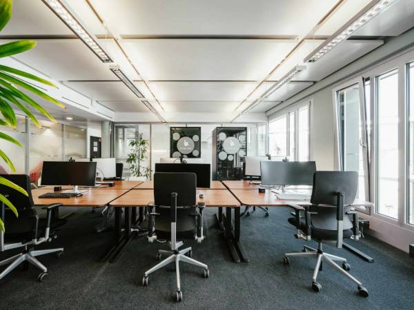 Moderne Büros und flexible Arbeitsplätze in der Theresienhöhe — Bild 1