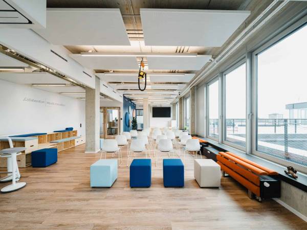 Büros, Coworking-Bereiche und Eventflächen im South Horizon — Bild 8