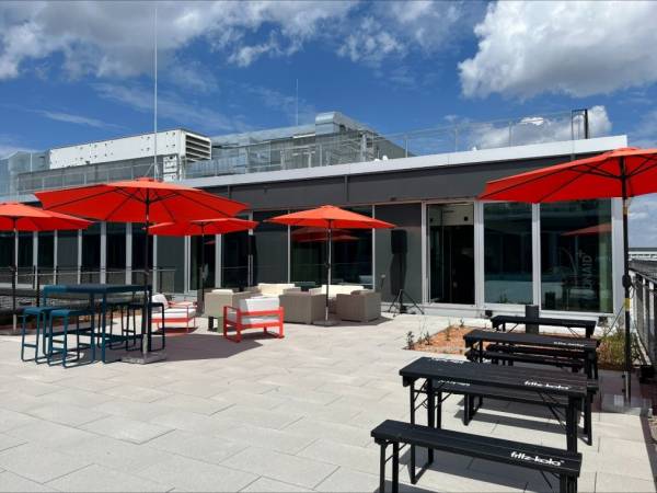 Büros, Coworking-Bereiche und Eventflächen im South Horizon — Bild 4