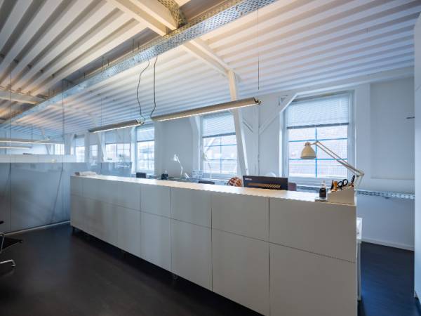 Helle Bürogemeinschaft mit Dachterrasse in Winterhude — Bild 4