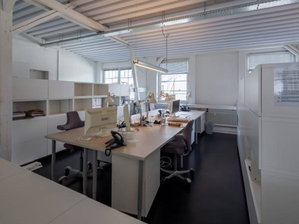 Helle Bürogemeinschaft mit Dachterrasse in Winterhude — Bild 1