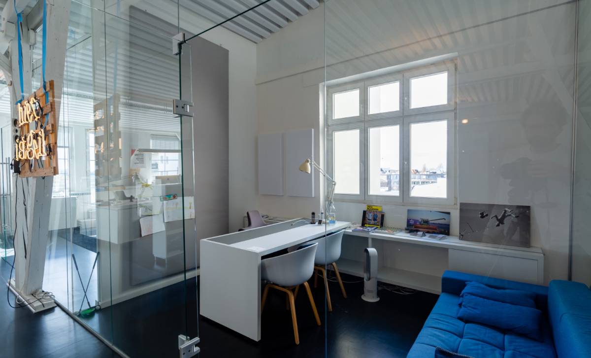 Helle Bürogemeinschaft mit Dachterrasse in Hamburg-Winterhude