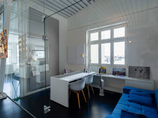 Helle Bürogemeinschaft mit Dachterrasse in Winterhude — Bild 3
