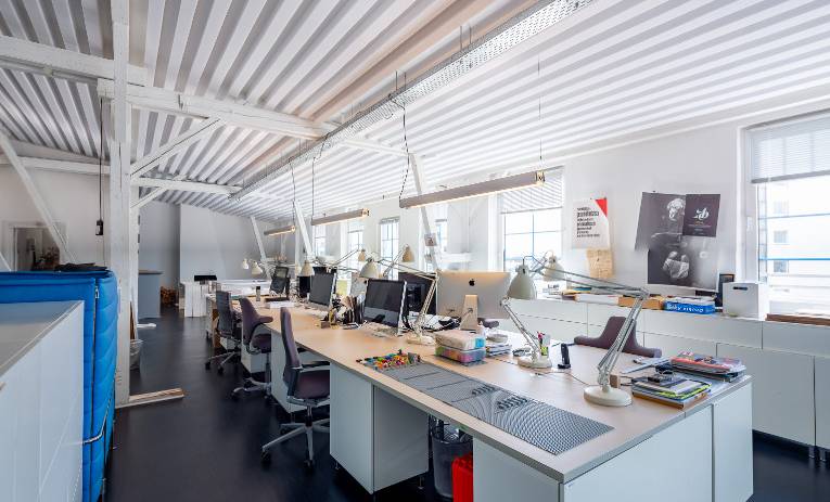 Helle Bürogemeinschaft mit Dachterrasse in Hamburg-Winterhude