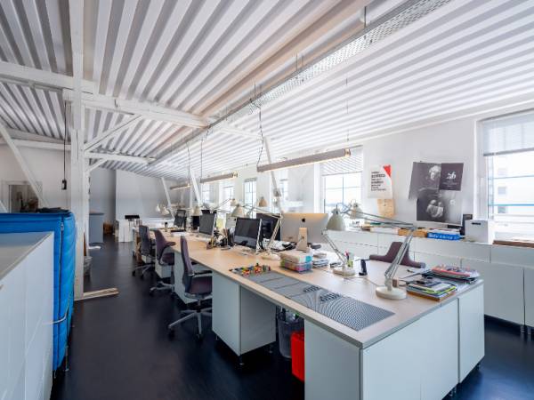 Helle Bürogemeinschaft mit Dachterrasse in Winterhude — Bild 7