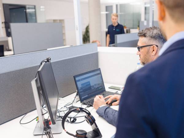 Bürogemeinschaft im modernen Neubau in Friedrichshafen — Bild 1