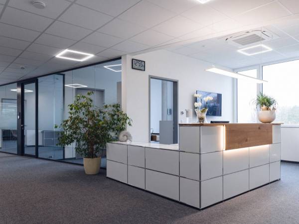 Bürogemeinschaft im modernen Neubau in Friedrichshafen — Bild 2