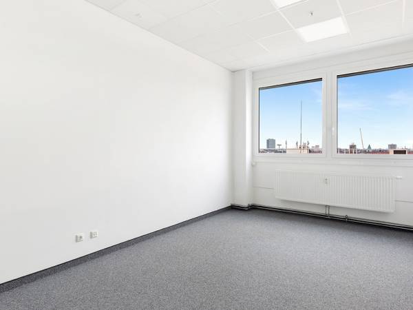 Helle Bürofläche mit Dachterrasse in München-Schwabing-Freimann — Bild 2